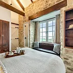 Lantern Semesterbostad